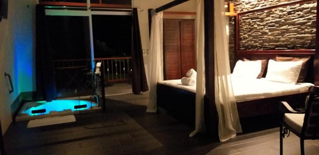 Tropical Suites & Villas La Fortuna Exterior photo